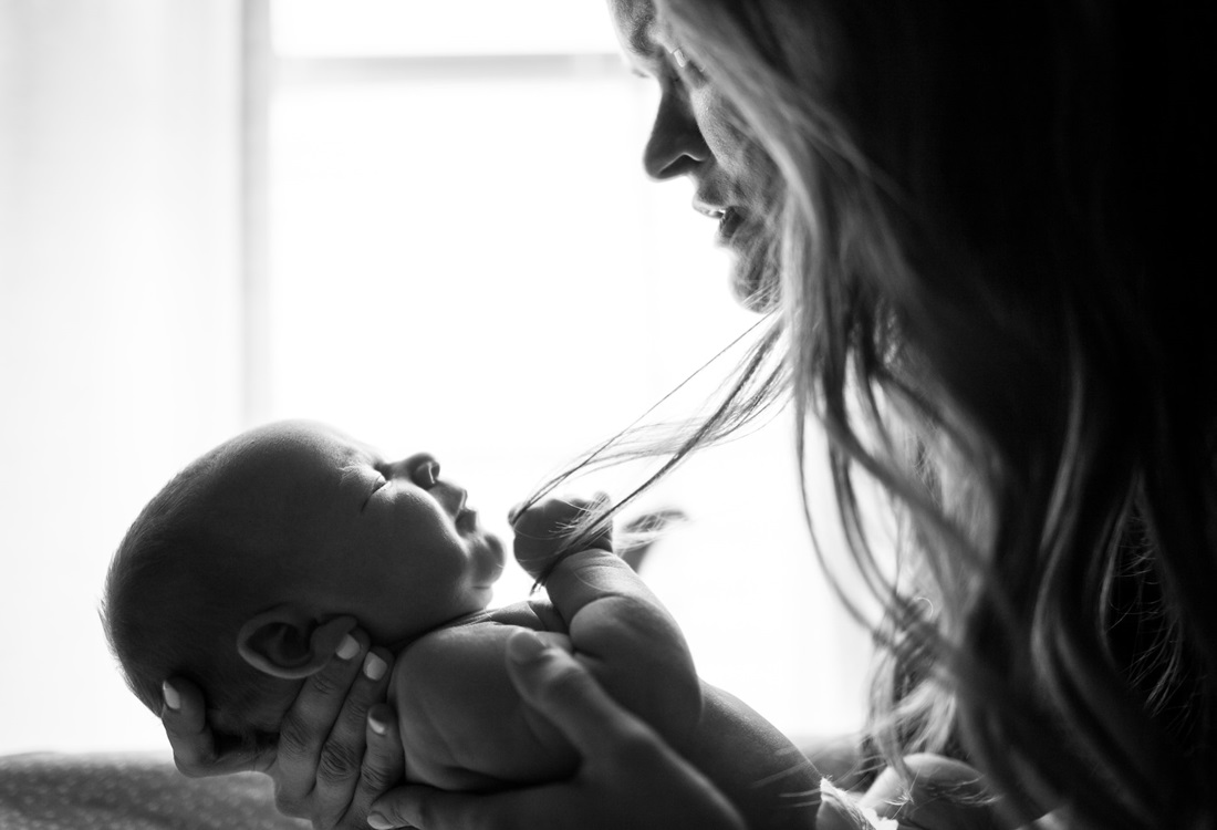Langere periode huid-op-huidcontact lijkt gunstig voor moeder en baby