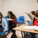Onderzoek | Jongens presteren minder goed op middelbare school dan meisjes door ‘foute vrienden’