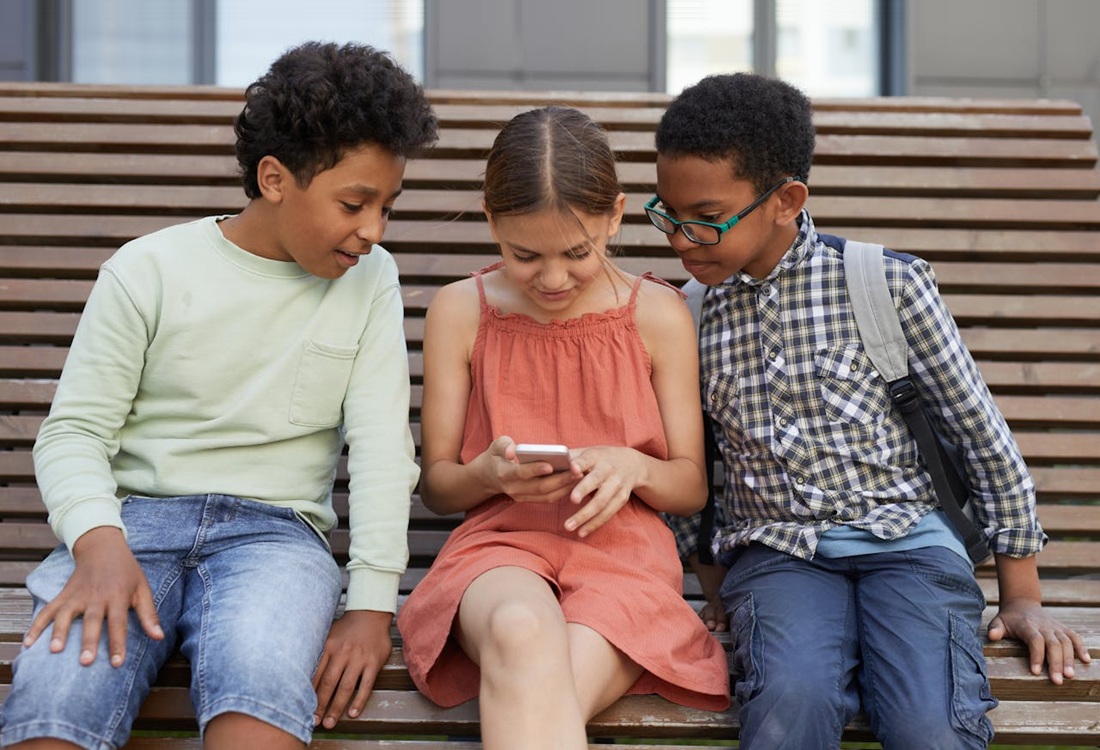 Nieuwe campagne helpt ouders met smartphonegebruik van kinderen